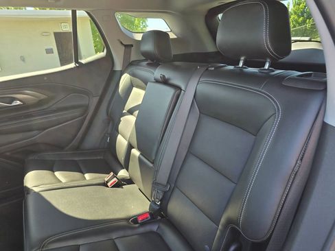 Used 2024 GMC Terrain SLT AWD/4WD image 17