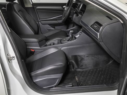 Used 2024 Volkswagen Jetta SE w/ Panoramic Sunroof Package FWD image 45