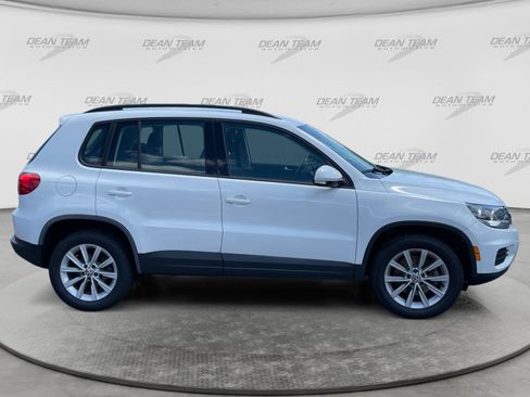 Used 2017 Volkswagen Tiguan Limited w/ Premium Package AWD/4WD image 9