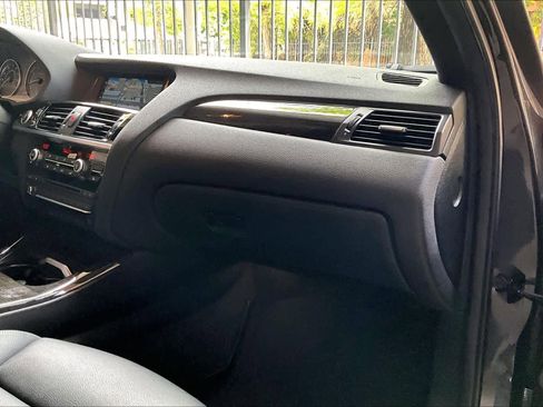 Used 2018 BMW X4 M40i image 18