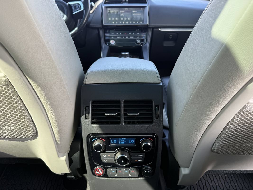 Used 2018 Jaguar F-PACE S AWD/4WD image 24
