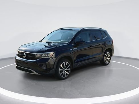 Used 2022 Volkswagen Taos SE FWD image 5