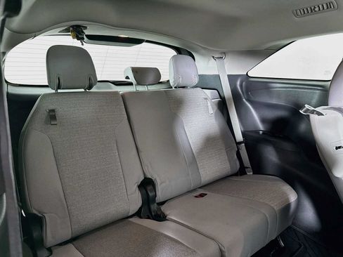 Used 2025 Toyota Sienna LE AWD/4WD image 30