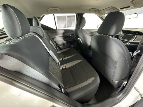 Used 2018 Nissan Kicks SV FWD image 24