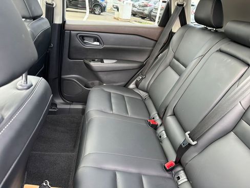 Used 2023 Nissan Rogue SL image 33