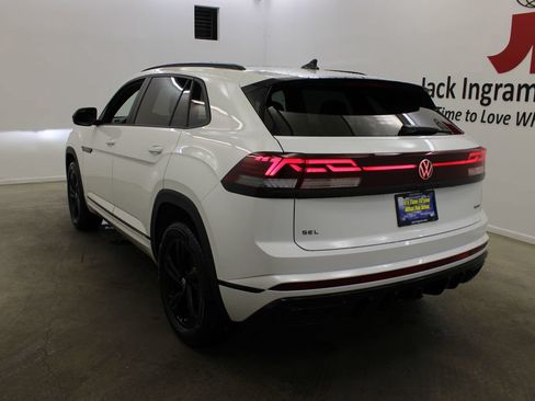 New 2026 Volkswagen Atlas Cross Sport SEL R-Line AWD/4WD image 3
