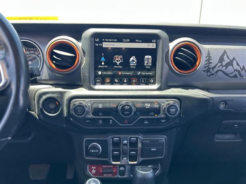 Used 2023 Jeep Gladiator Mojave w/ Trailer Tow Package AWD/4WD image 18