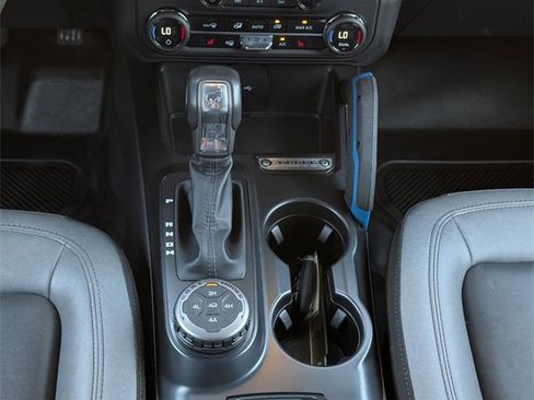 Used 2024 Ford Bronco Black Diamond image 29