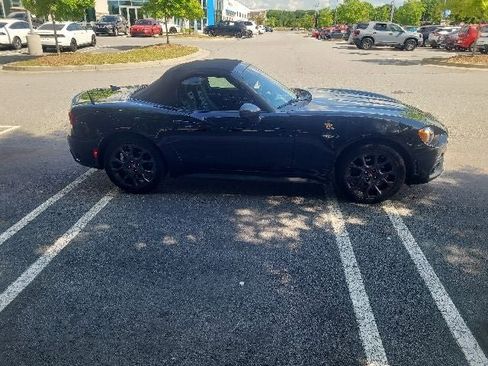 Used 2018 FIAT 124 Spider Abarth RWD image 4