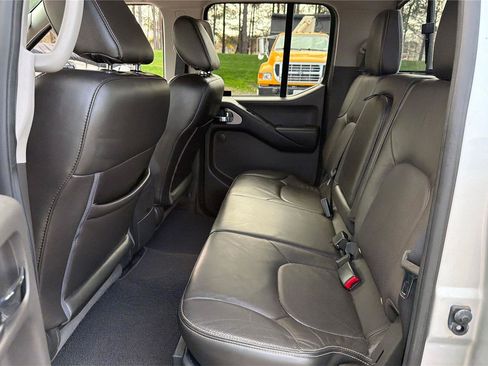 Used 2017 Nissan Frontier PRO-4X w/ Pro-4x Luxury Package AWD/4WD image 11