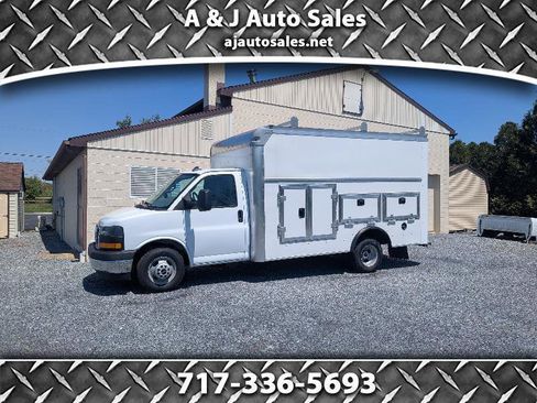 Used 2022 GMC Savana 3500 w/ Power Convenience Package RWD image 1
