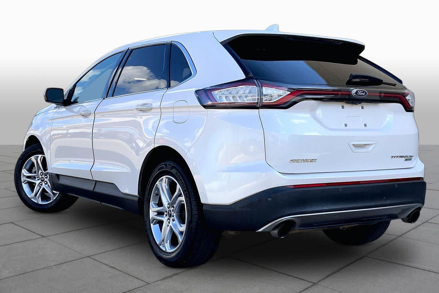Used 2017 Ford Edge Titanium w/ Technology Package FWD image 11