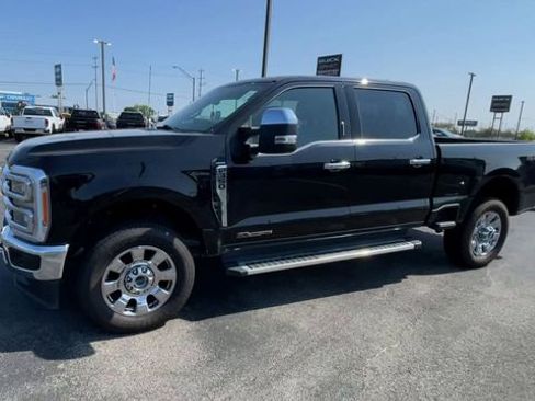 Used 2023 Ford F350 Lariat w/ Chrome Package image 6