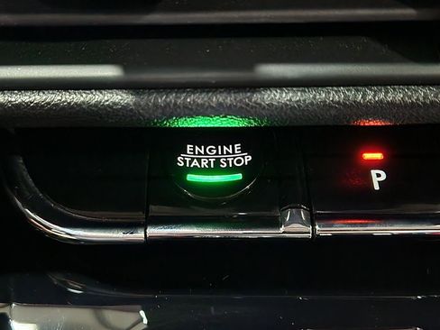 Used 2023 Lincoln Corsair Reserve image 38