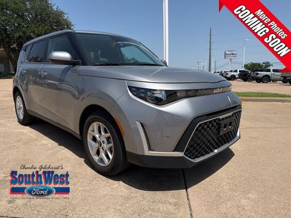 Used 2025 Kia Soul LX w/ LX Technology Package