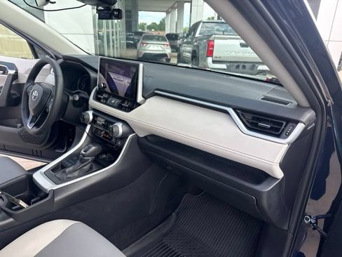 Used 2025 Toyota RAV4 XLE Premium w/ Weather Package AWD/4WD image 31