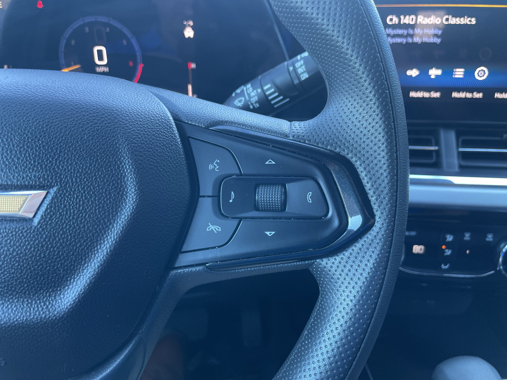 Certified 2025 Chevrolet Trax LT FWD image 19