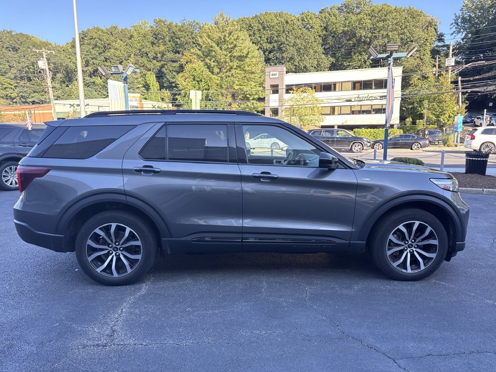 Used 2023 Ford Explorer ST-Line w/ Class IV Trailer Tow Package AWD/4WD image 3