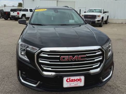 Used 2022 GMC Terrain SLT w/ Tech Package AWD/4WD image 4