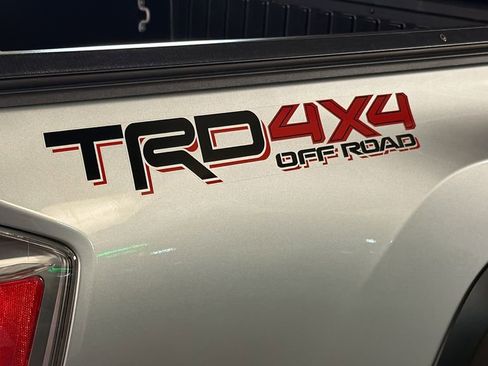 Used 2023 Toyota Tacoma TRD Off-Road image 9
