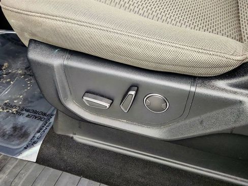 Used 2018 Ford F150 XLT w/ Equipment Group 302A Luxury image 11