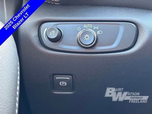 New 2025 Chevrolet Blazer LT w/ Convenience Package image 18
