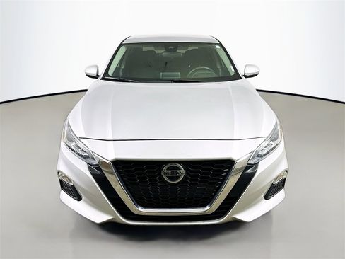 Used 2022 Nissan Altima 2.5 SV image 2