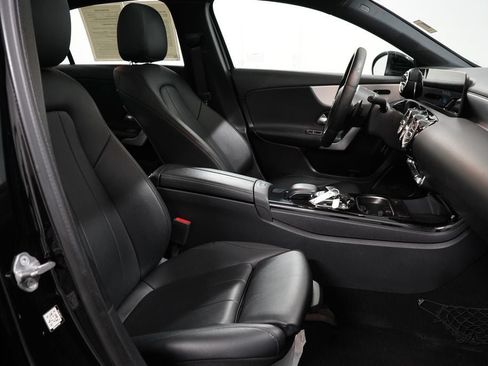 Used 2019 Mercedes-Benz A 220 4MATIC image 32