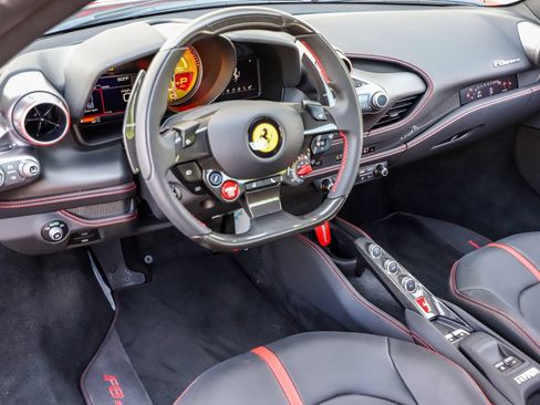 Certified 2022 Ferrari F8 Tributo RWD image 18