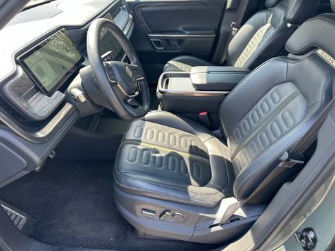 Used 2022 Rivian R1T Launch Edition image 9