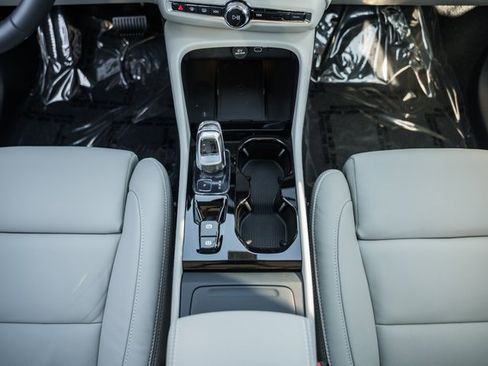 New 2026 Volvo XC40 B5 Plus w/ Protection Package Premier image 28