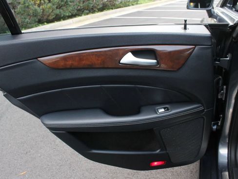 Used 2013 Mercedes-Benz CLS 550 w/ Premium I Pkg image 19