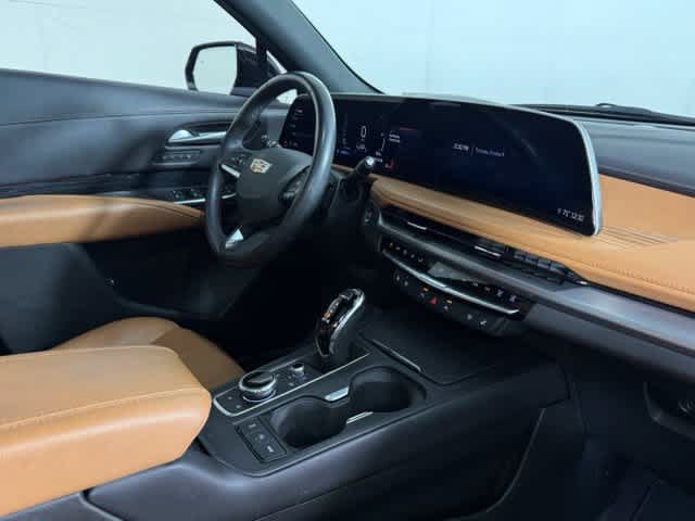 Used 2024 Cadillac XT4 Premium Luxury w/ Technology Package FWD image 19