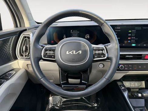 Used 2024 Kia Sorento S w/ Panoramic Sunroof Package AWD/4WD image 13