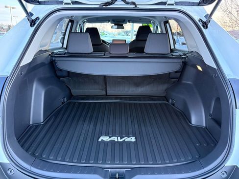 Used 2025 Toyota RAV4 XLE image 28