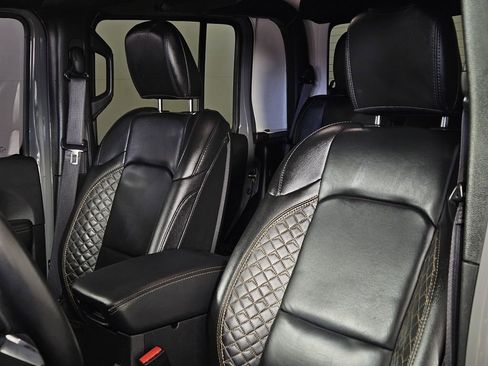 Used 2022 Jeep Gladiator Overland image 24