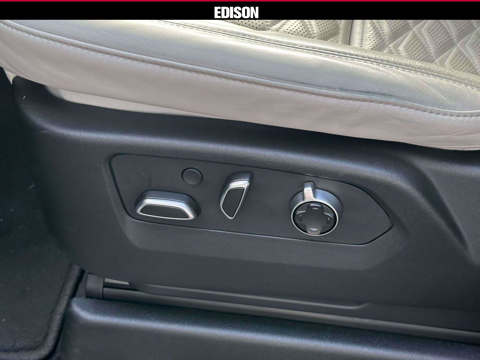 Used 2025 Cadillac Escalade Sport Platinum AWD/4WD image 19