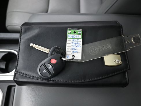 Used 2015 Toyota Tundra Limited image 20