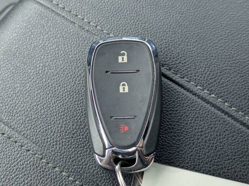 Used 2023 Chevrolet Traverse LT FWD image 31