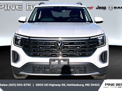 Used 2024 Volkswagen Atlas SE image 3