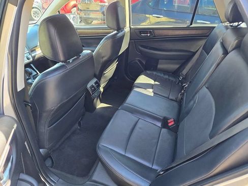 Used 2017 Subaru Outback 2.5i Limited AWD/4WD image 4