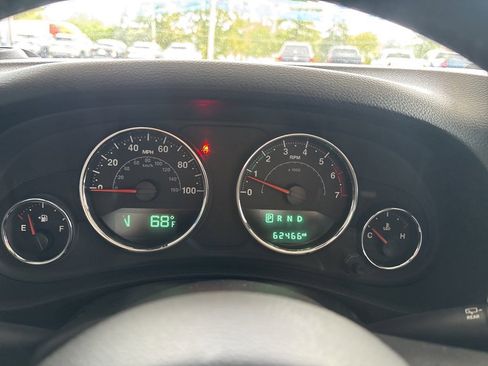 Used 2018 Jeep Wrangler Unlimited Sahara image 11