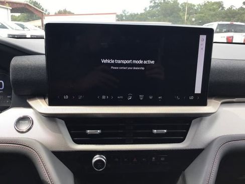 New 2025 Ford Explorer Active w/ Active Comfort Package image 18