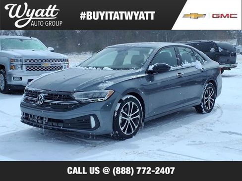 Used 2023 Volkswagen Jetta Sport image 1