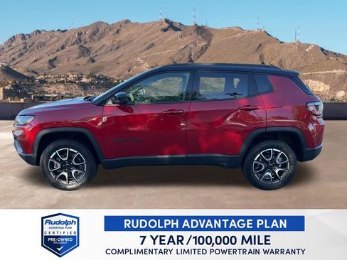 Used 2025 Jeep Compass Trailhawk image 2