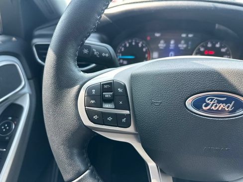 Used 2023 Ford Explorer XLT w/ Equipment Group 202A AWD/4WD image 15