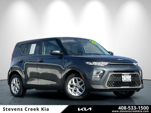 Certified 2022 Kia Soul LX w/ Technology Package image 1