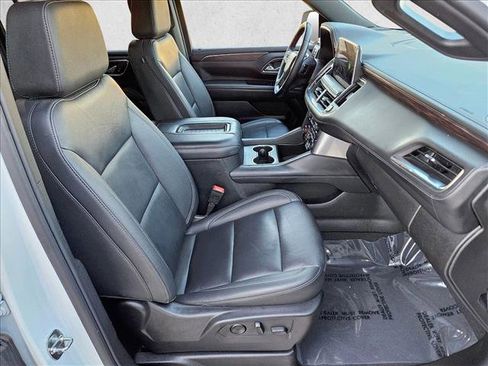 Used 2024 Chevrolet Suburban LT image 22