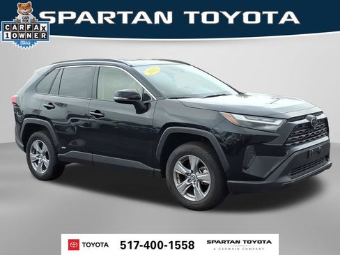 Used 2025 Toyota RAV4 XLE AWD/4WD image 4