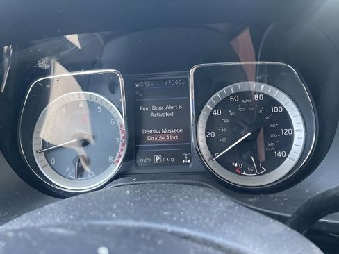 Used 2019 Nissan Titan SV w/ SV Convenience Package image 19